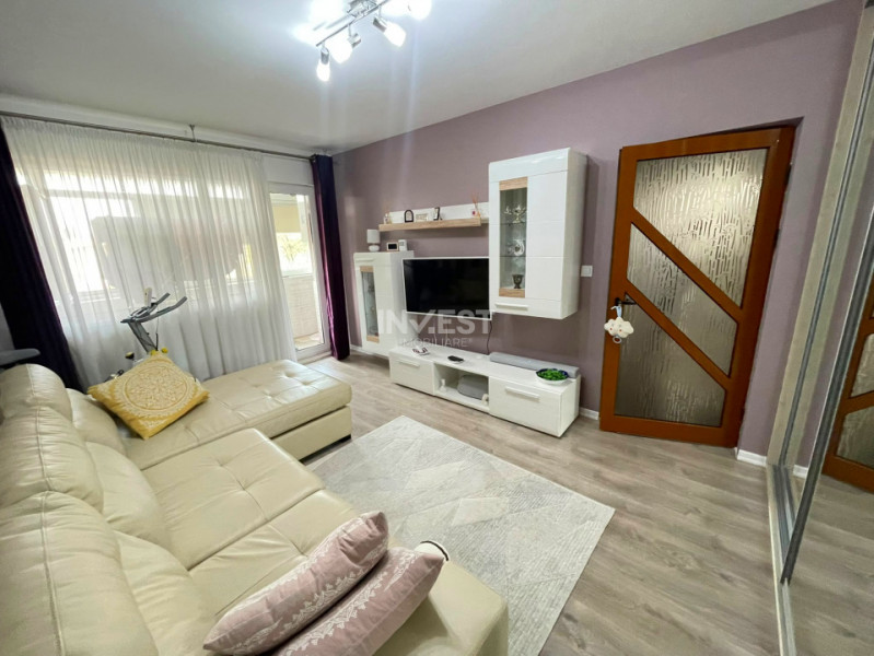 Aparetament renovat 3 camere decomandat-Podu Ros-Odeon-bloc fara risc