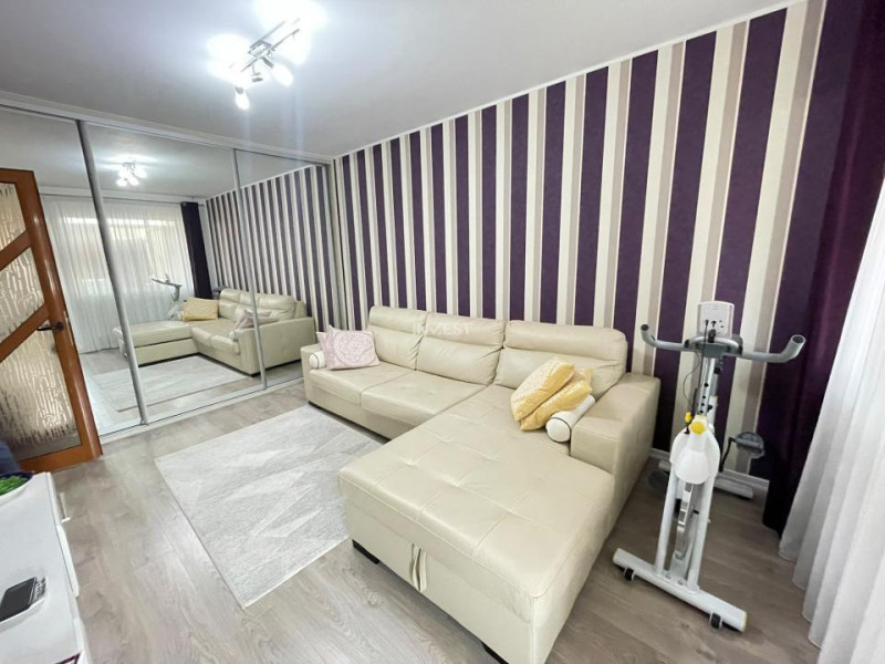 Aparetament renovat 3 camere decomandat-Podu Ros-Odeon-bloc fara risc