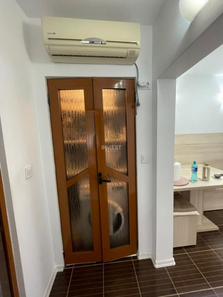 Aparetament renovat 3 camere decomandat-Podu Ros-Odeon-bloc fara risc