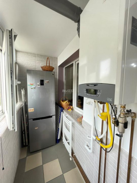 Aparetament renovat 3 camere decomandat-Podu Ros-Odeon-bloc fara risc