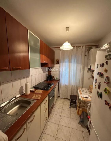 Apartament 2 camere, decomandat, Piata Alexandru cel Bun