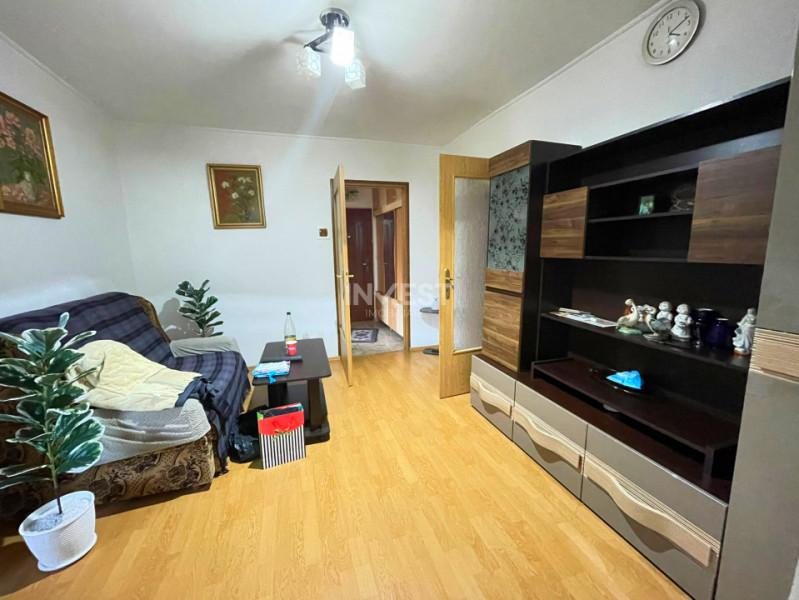 Apartament 3 camere-Podu Ros-Liceul Racovita-bloc fara risc