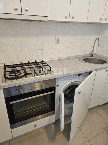 APARTAMENT 1 CAMERA-MOBILAT SI UTILAT, ETAJUL 1, 40MP, CAPAT CUG