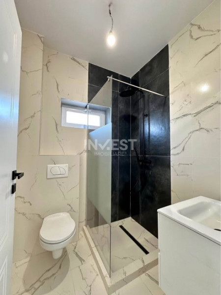 CASA INDIVIDUALA - 3 CAMERE - 2 BAI - 350 MP TEREN - langa Scoala Vorovesti