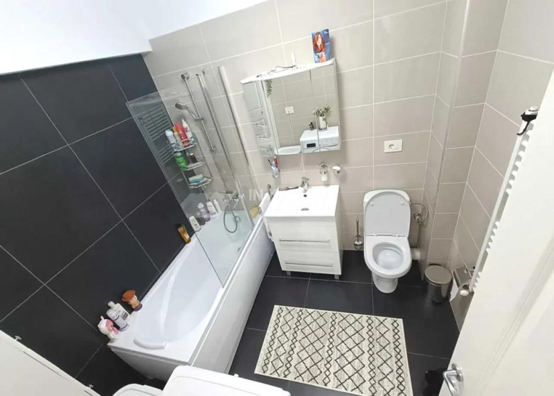 2 camere decomandat, mobilat si utilat, 2 locuri parcare, lift, boxa.