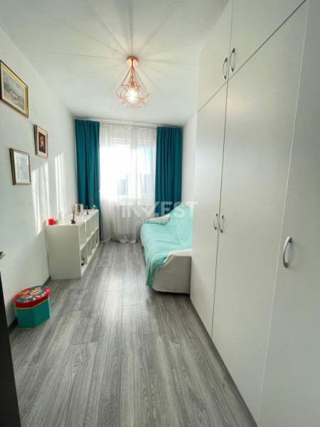 Apartament de vanzare cu 3 camere, decomandat, zona Piata Nicolina, Iasi
