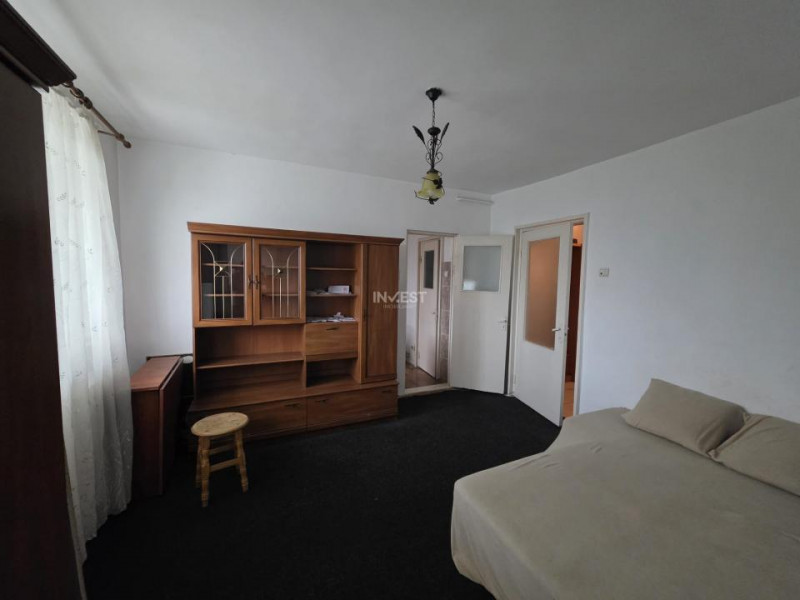 Apartament 2 camere, etaj intermediar, Piata Alexandru cel Bun
